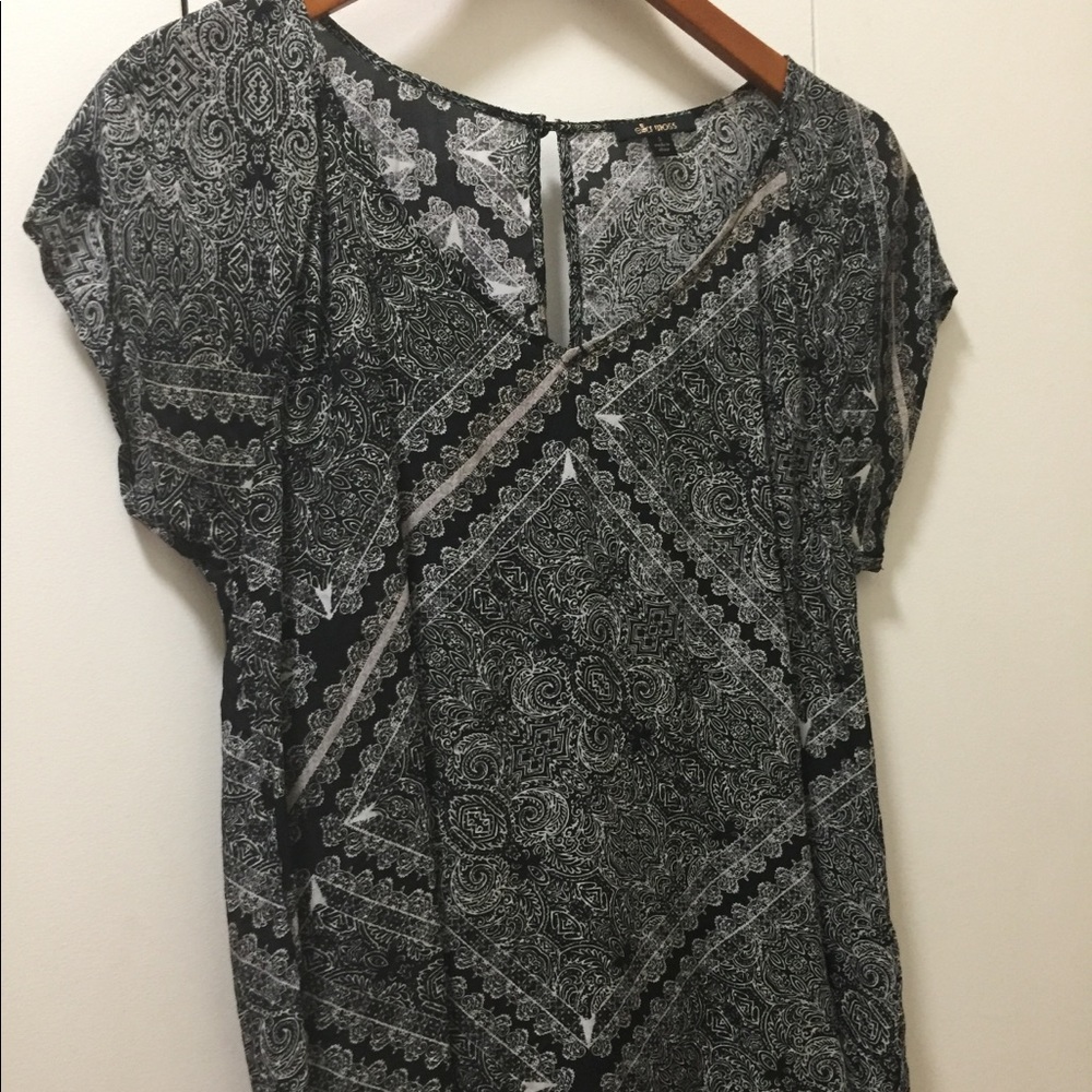 Ella Moss 100% silk short sleeve blouse